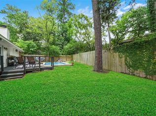 22 N Drifting Leaf Ct, Spring, TX 77380