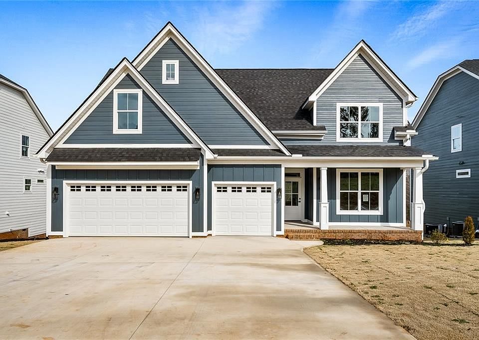 1st image of 320 Summerall Dr