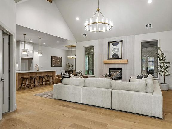 3rd image of 7960 Stagecoach Cir