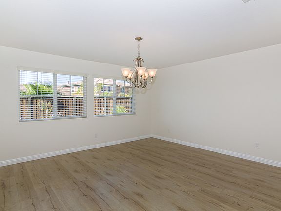 4th image of 53021 Belle Isis Ct
