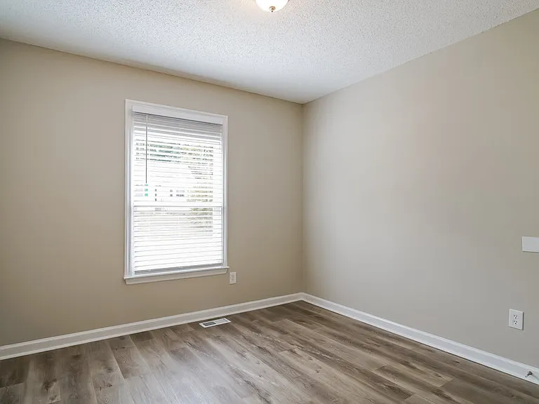 1109 Ujamaa Dr — Photo 11