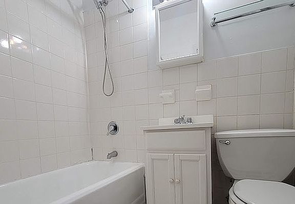 5th image of 127 E 101st St APT 2C