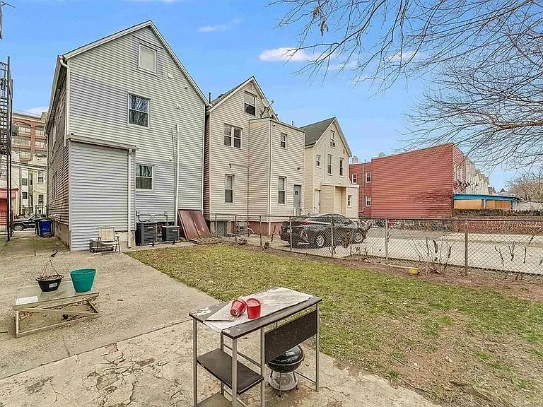 285 Grant Ave #1 — Photo 16