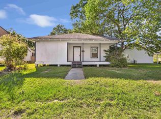 555 N 6th St, Silsbee, TX 77656