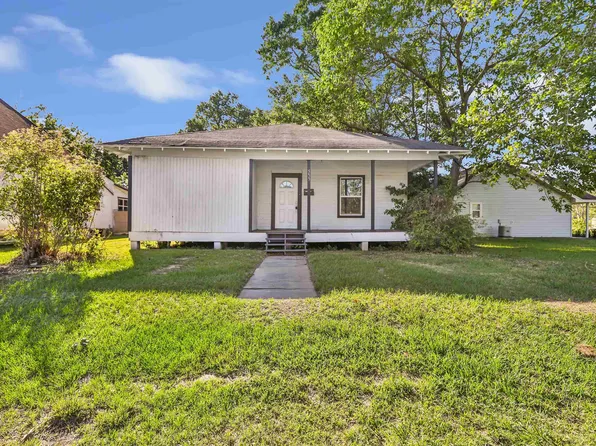 555 N 6th St, Silsbee, TX 77656