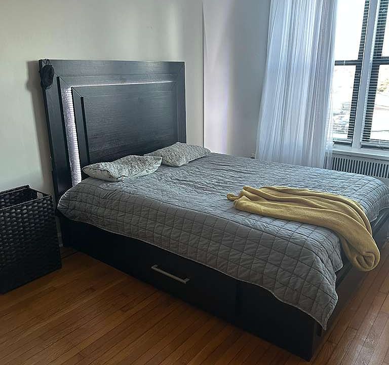 1st image of 46 Parkway E