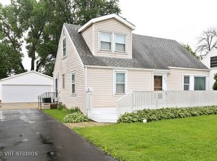 261 Hayes Dr, Northlake, IL 60164