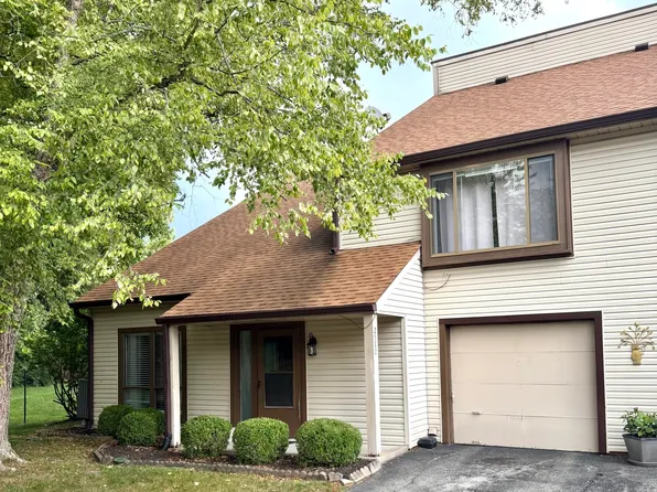 2512 Hideaway North Dr, Indianapolis, IN 46268
