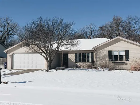3881 Fox Ridge Dr, Manhattan, KS 66502