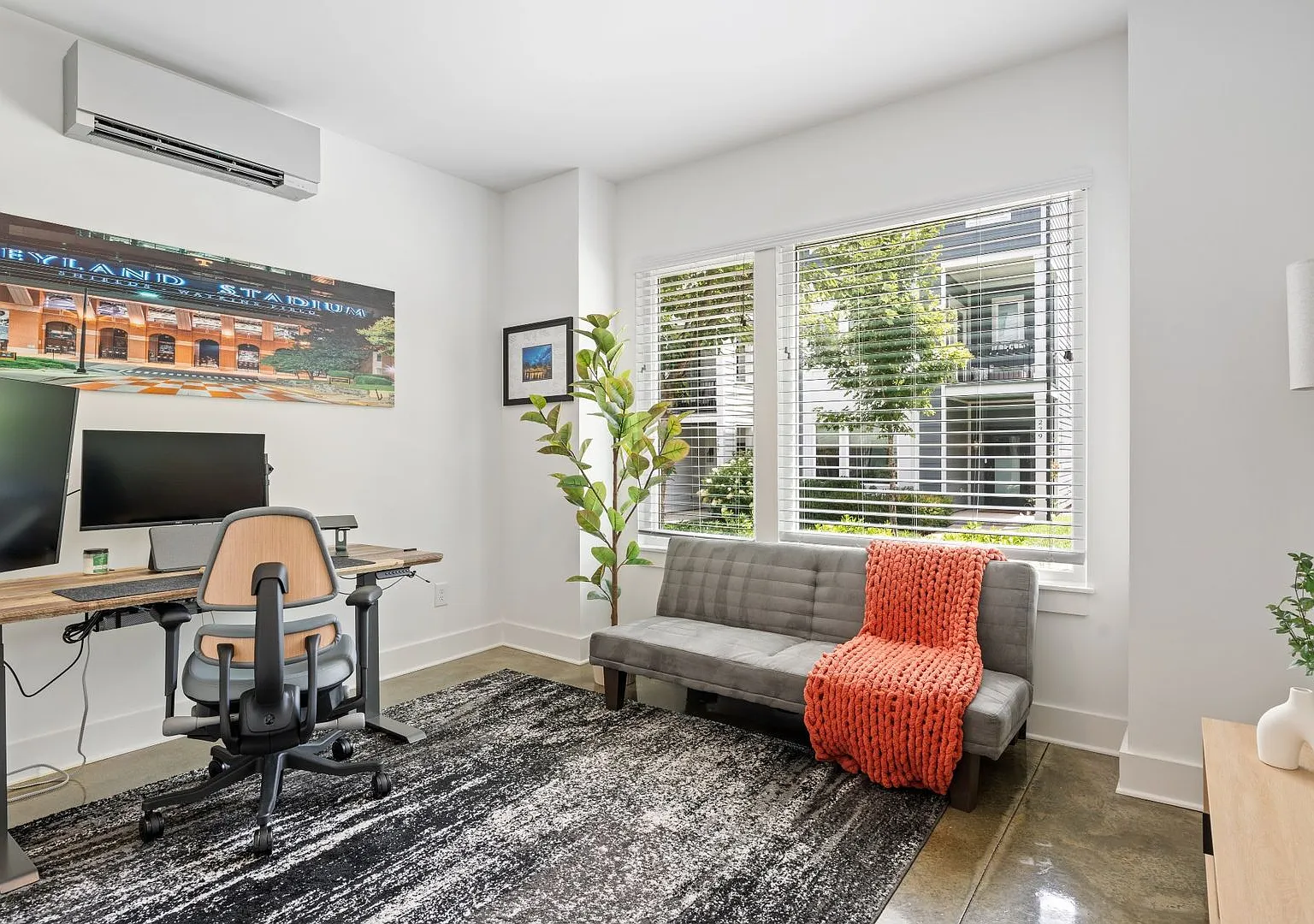 Sterling Point 3 Bed Home — Photo 4