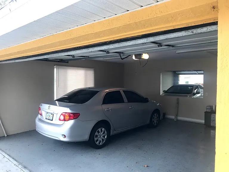 2052 Windwood Ln — Photo 35