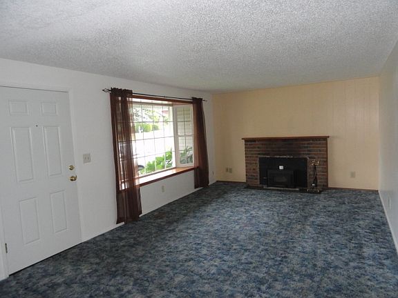 4th image of 1710 E 61st St