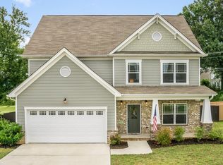 7506 Hampstead Hall Dr, Ooltewah, TN 37363
