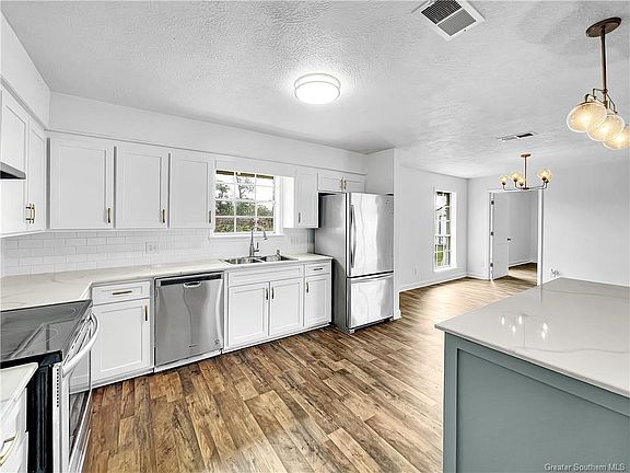 2nd image of 2540 Saint Joseph St