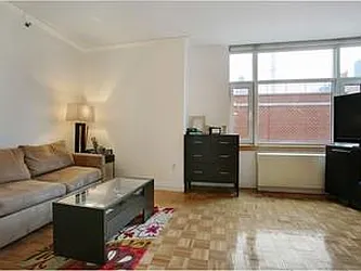 Rented by R New York