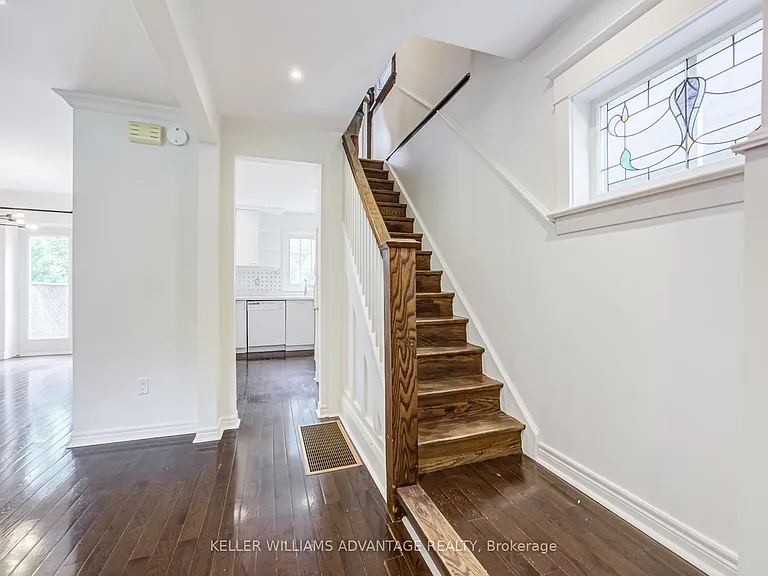 38 Hopedale Ave — Photo 25