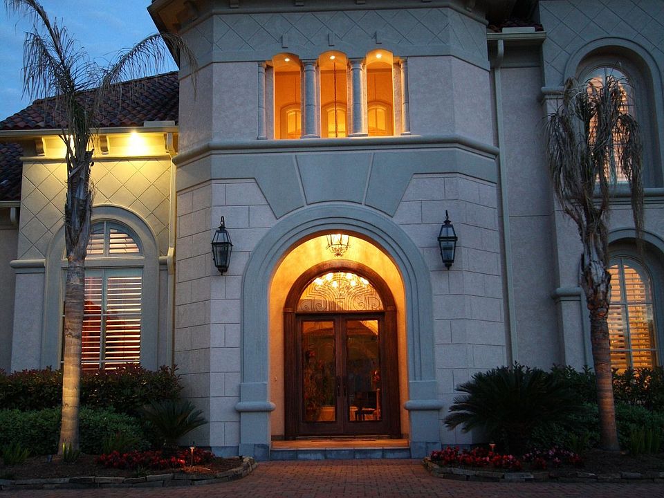 Spectacular front entry.