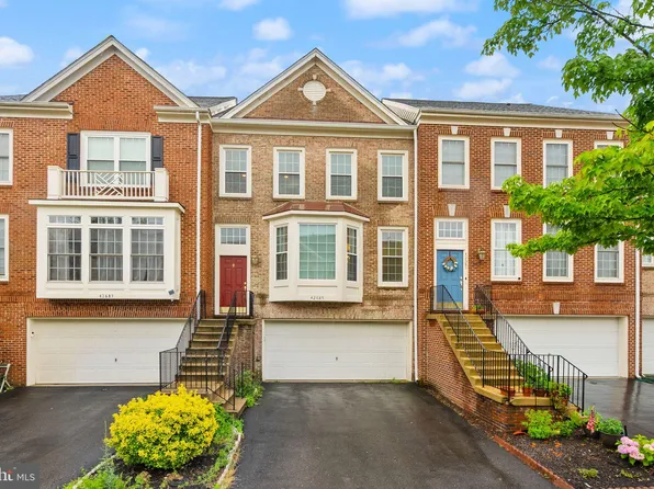 42685 Rolling Rock Sq, Chantilly, VA 20152