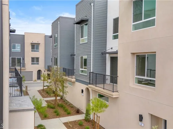 9429 N Sepulveda Blvd #3, North Hills, CA 91343