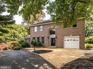 1641 Irvin St, Vienna, VA 22182