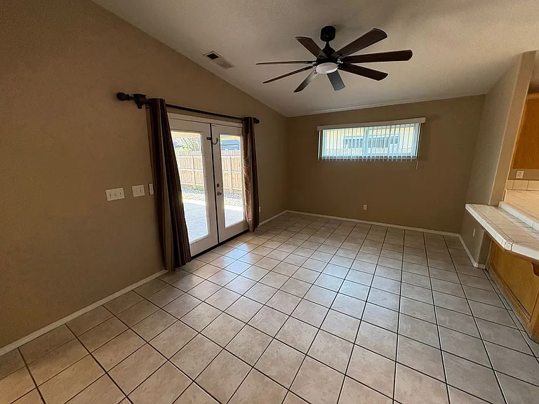 1040 N Sumter Ct — Photo 17
