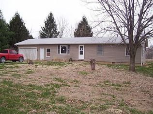 5381 N 3rd Ave, Walshville, IL 62091