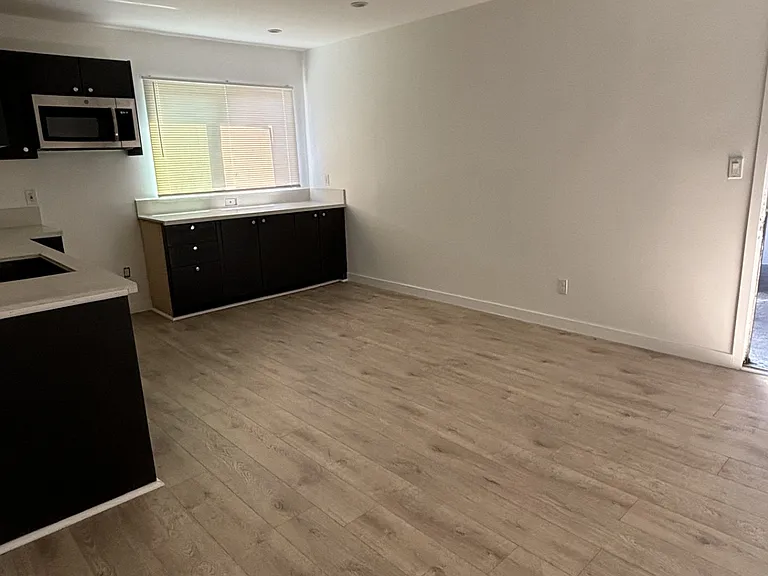 9001 Orion Ave — Photo 2