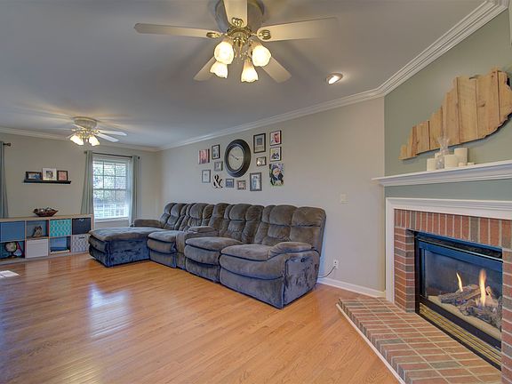 5th image of 2225 Hartland Blvd