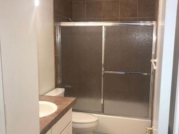 2nd image of 209 Ivy St APT A