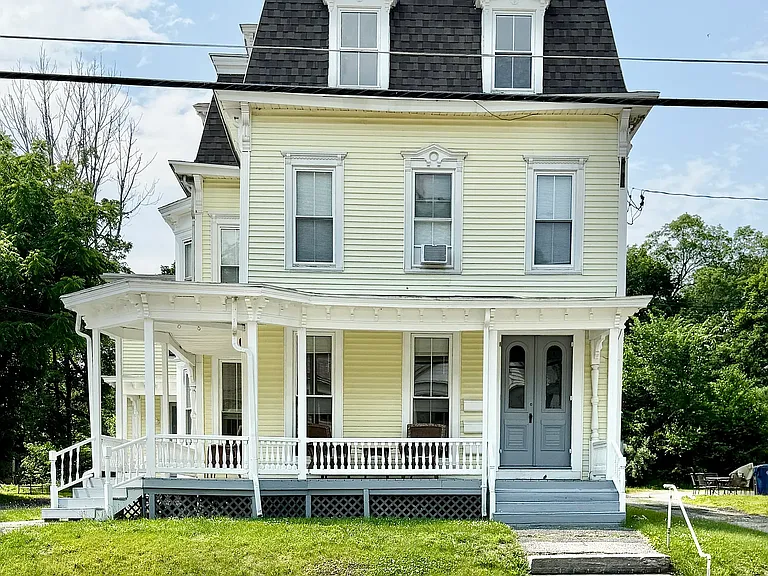 117 Bridge St #3 — Photo 1