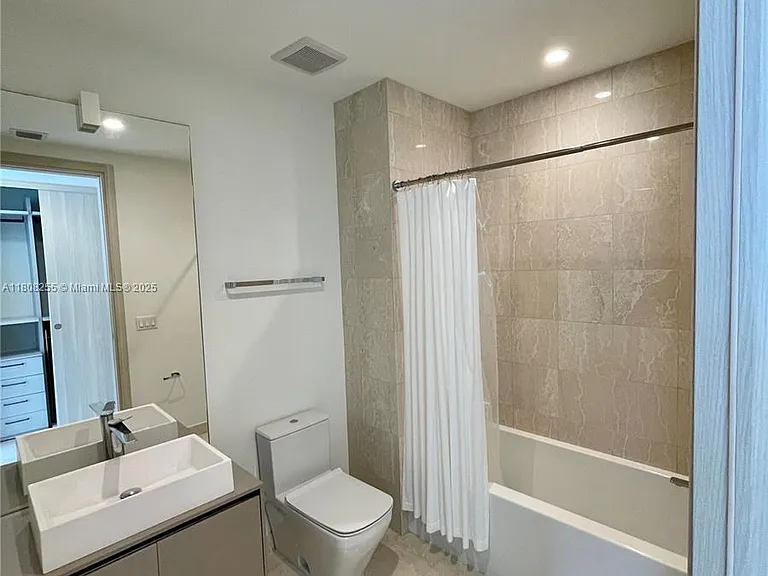 1000 Brickell Plz #Penthouse 5501 — Photo 9