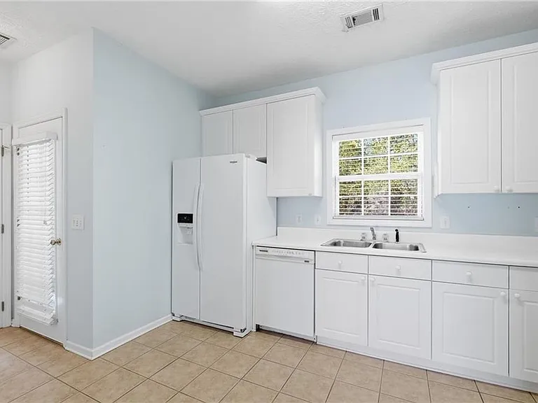 1213 N Dean Rd — Photo 10