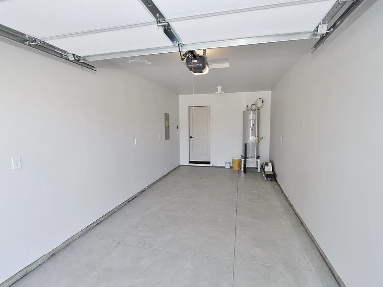 1115 S Commercial Ave #1 — Photo 23