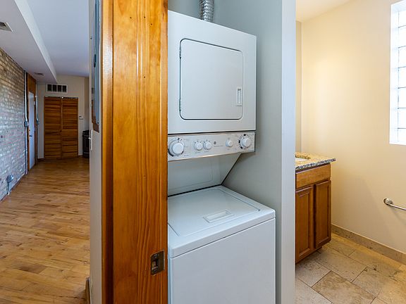 5th image of 1118 E Hyde Park Blvd #22-2N