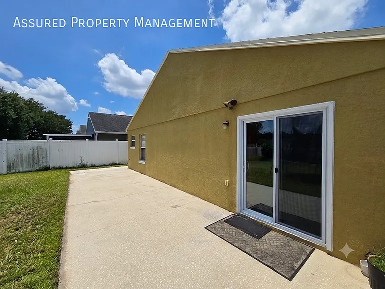 1121 Great Shady Ln — Photo 2