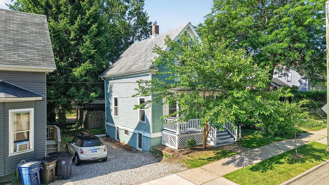 3 bed, 1240 sqft, $3,200 — Photo 3