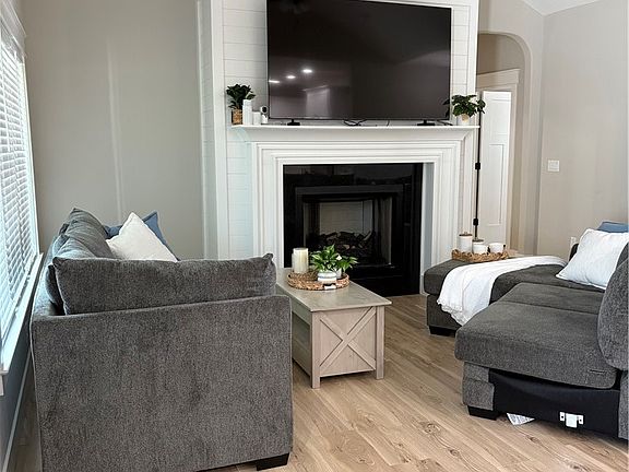 5th image of 130 W Greene Court