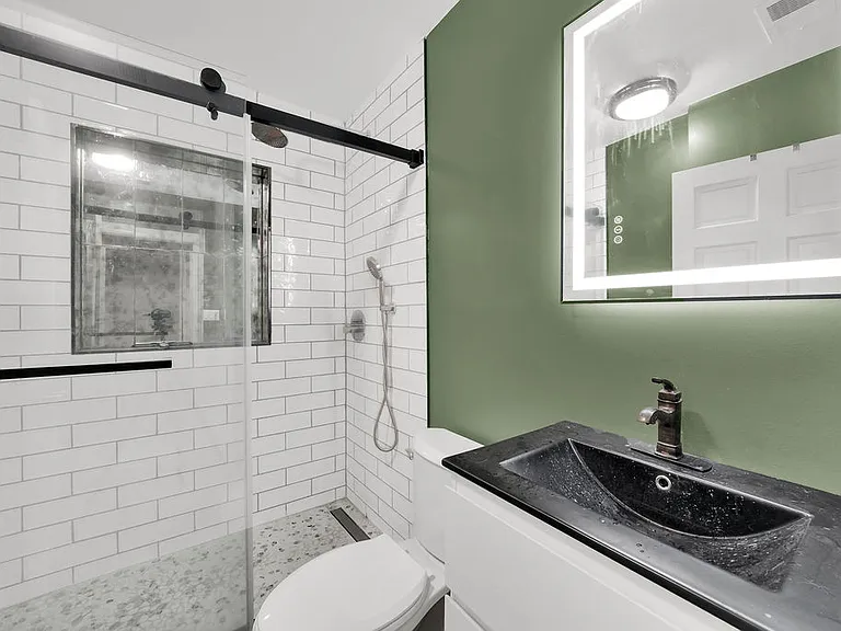 3001 N Damen Ave #1 — Photo 12