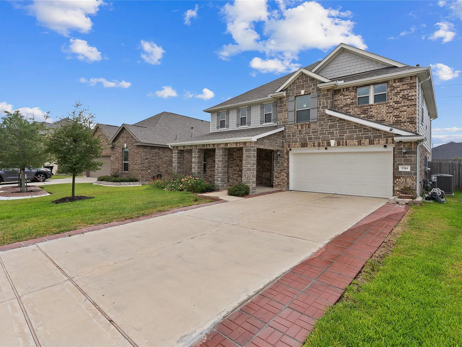 3 bed, 2.5 bath, 2584 sqft, $2,600 — Photo 3