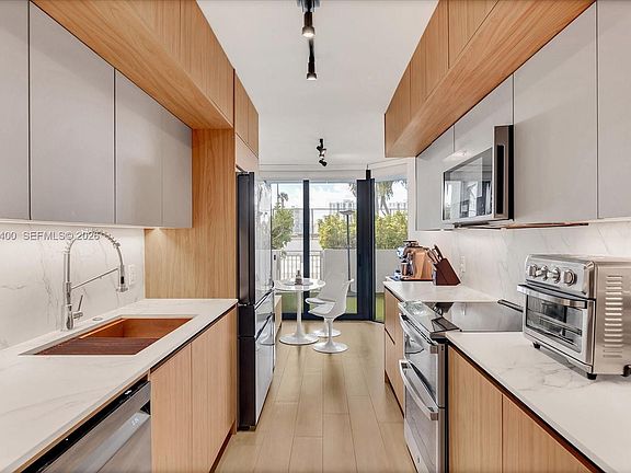 5th image of 3640 Yacht Club Dr APT 310