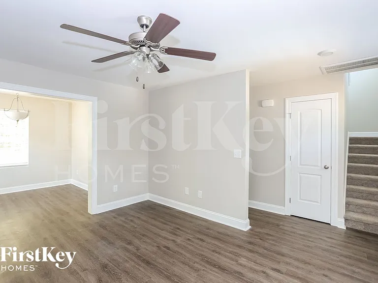2031 Samantha Dr — Photo 5