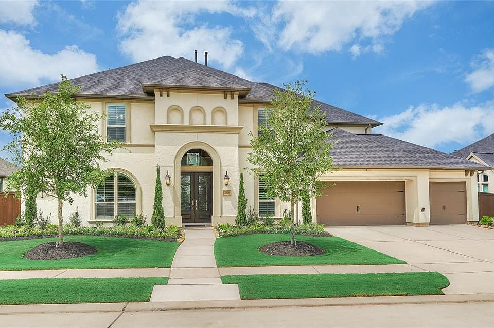 1st image of 2819 Crawford Dr