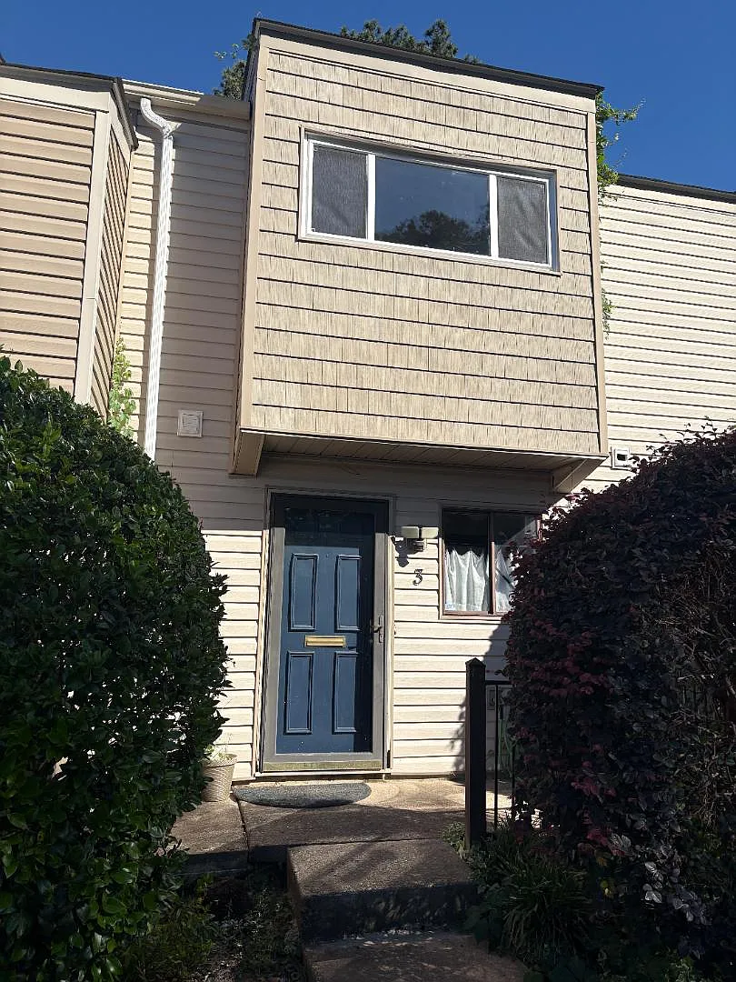 240 Jamil Rd - Unit 3 — Photo 1