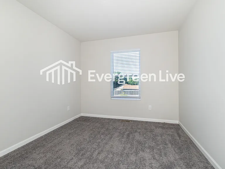 116 Burlington Dr — Photo 10