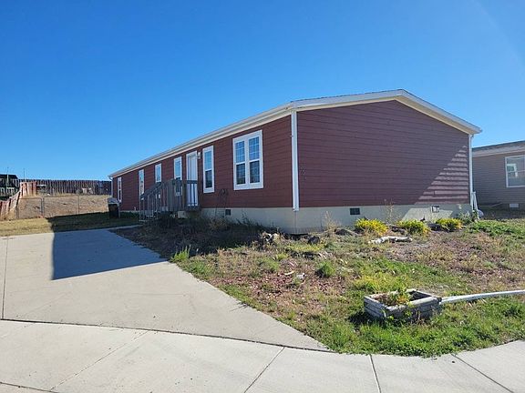 2nd image of 304 Glenn Ct