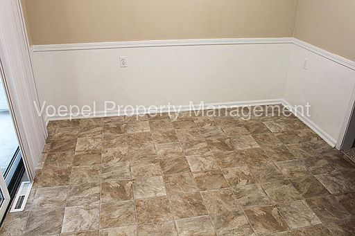 3rd image of 10604 Wallace Ave