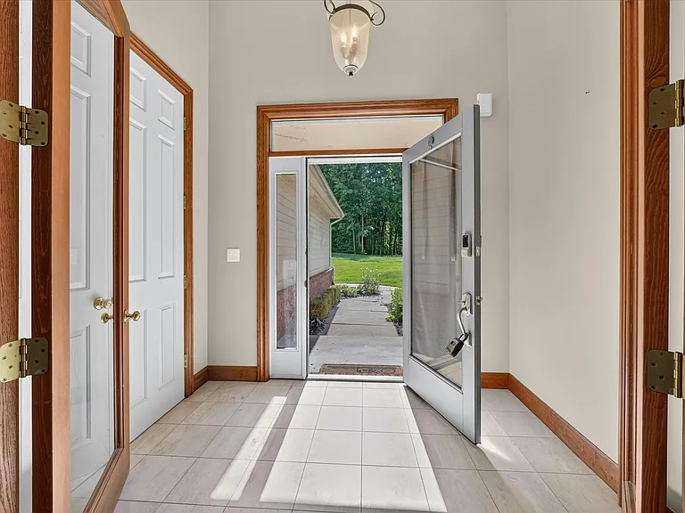 3187 Turnberry Dr — Photo 7