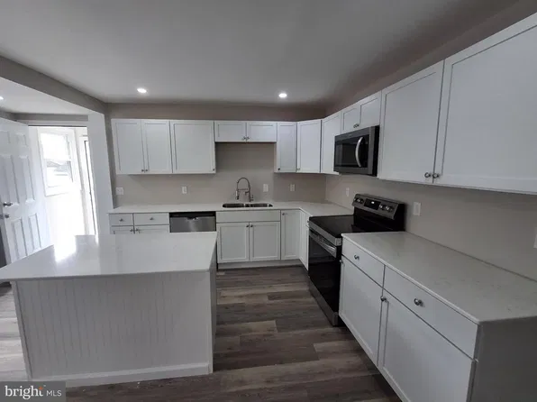 516 Pottsville St, Minersville, PA 17954