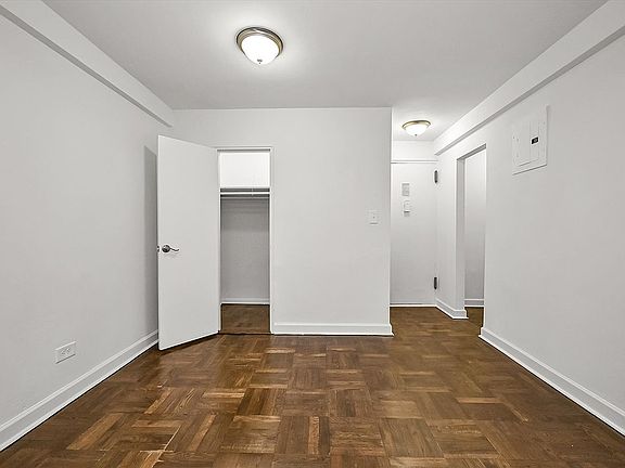5th image of 1040 Neilson St APT 1J