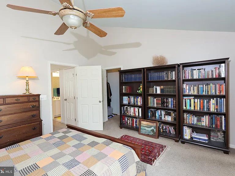 701 Monroe Point Dr — Photo 9